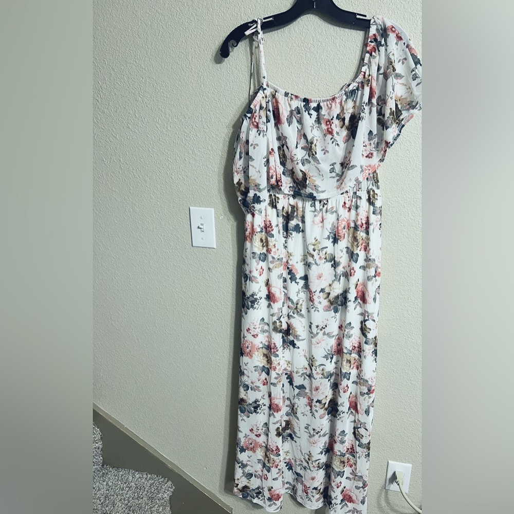 Maternity 3 way dress! Floral Off-Shoulder Maxi Dress - Picture 3 of 8
